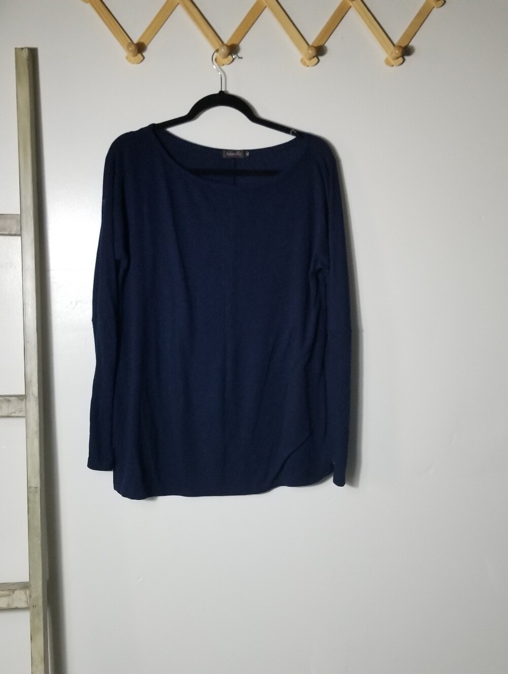 AMARYLLIS WOMEN'S NAVY LONG SLEEVE BLOUSE SIZE XL